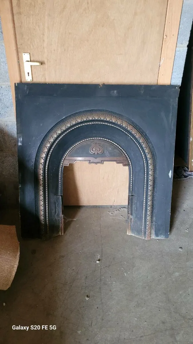 Fireplace insert - Image 1