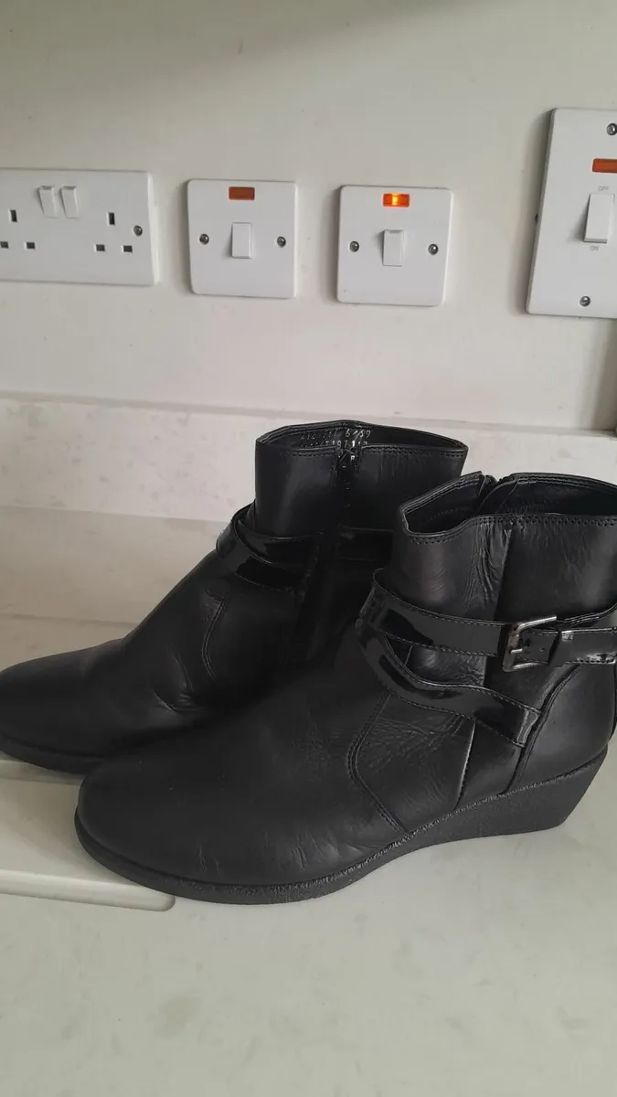 Ankle wedges black boots - Image 2