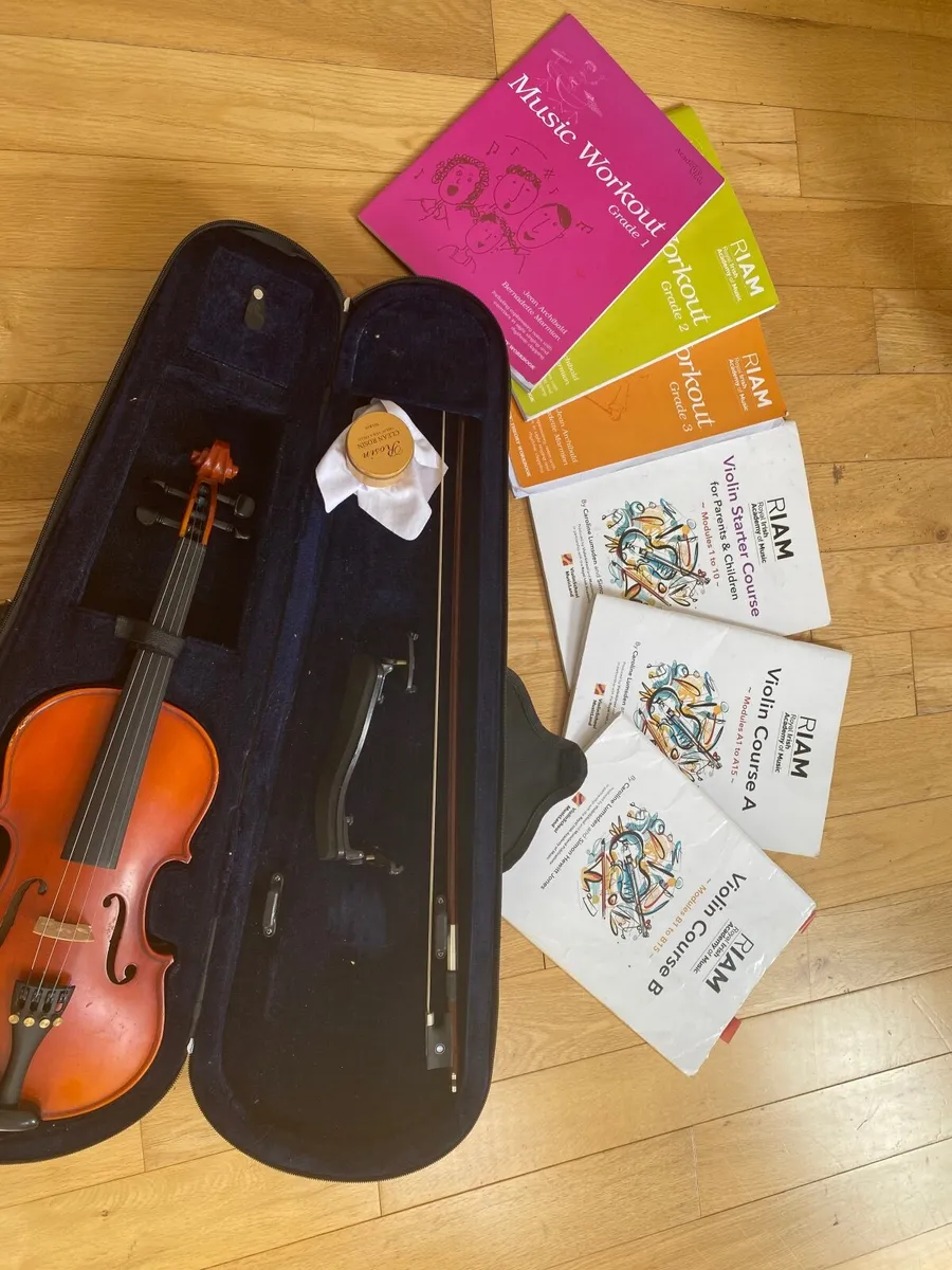 1/2 size Violin with shoulder rest and accessories - Image 1