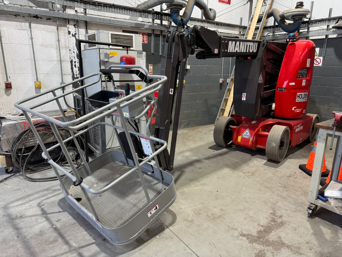 UNRESERVED 2017 MANITOU 120AET ELECTRIC BOOM LIFT - Image 1