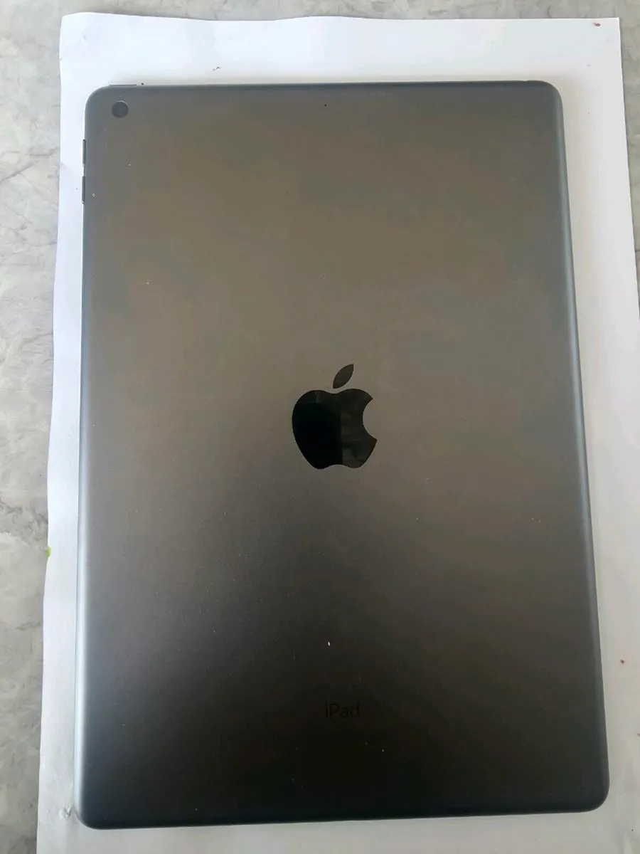 Ipad 8 th generation, 128 GB - Image 2