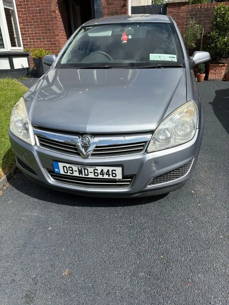 2009 Vauxhall Astra - Image 1
