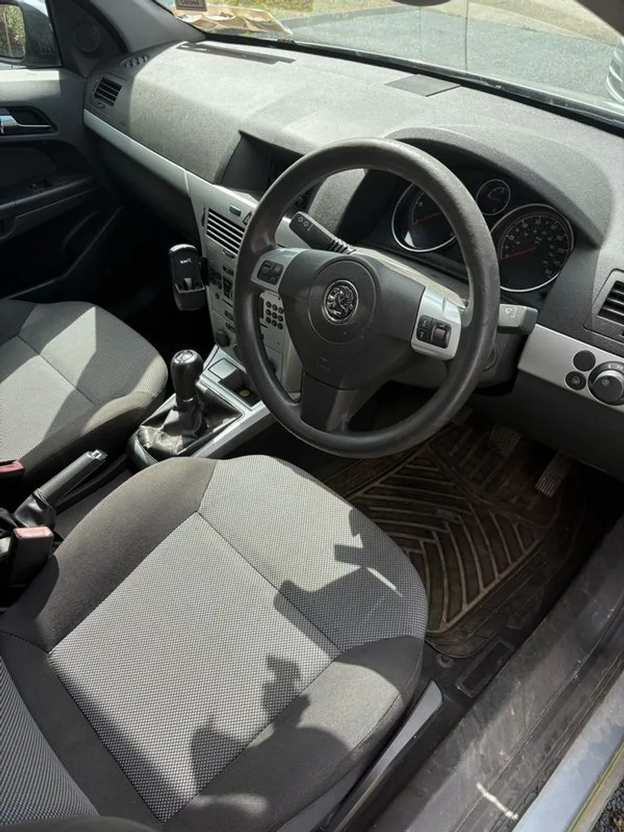 2009 Vauxhall Astra - Image 2