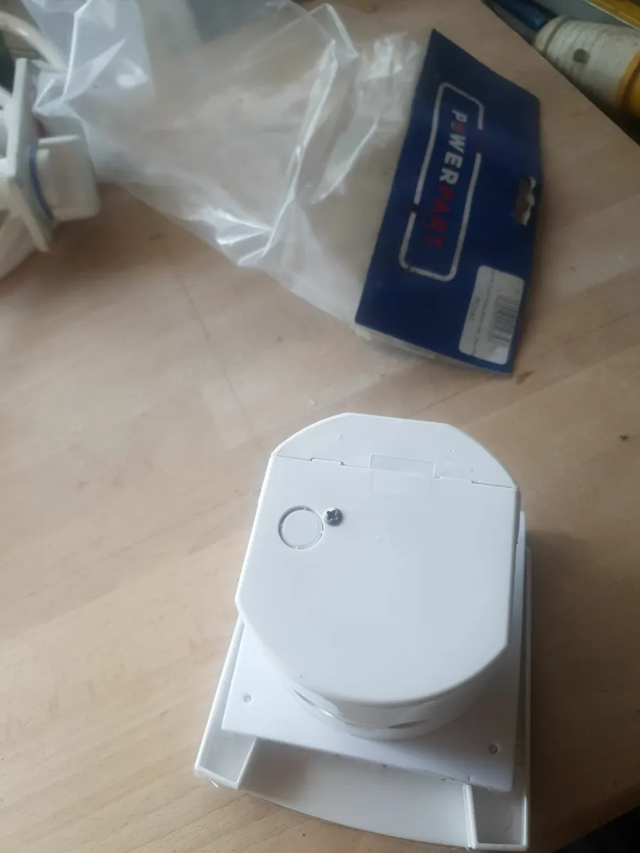 Whale taps  for camper and 240v power socket - Image 4