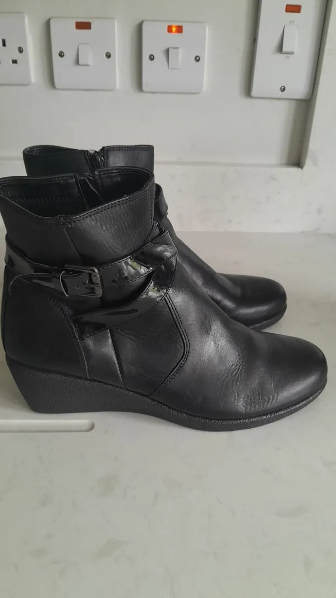 Ankle wedges black boots - Image 1