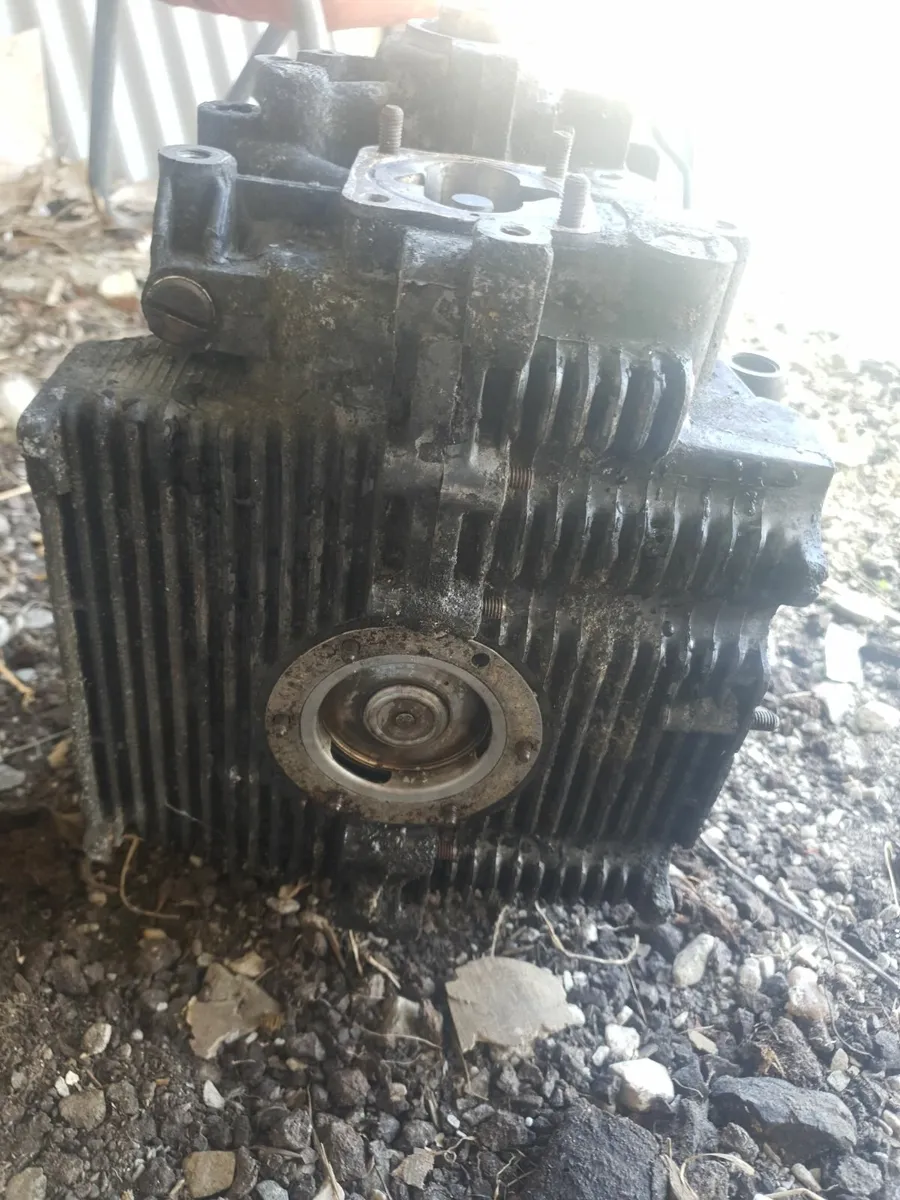 Engine block 1973 twin port 1600 50hp - Image 2