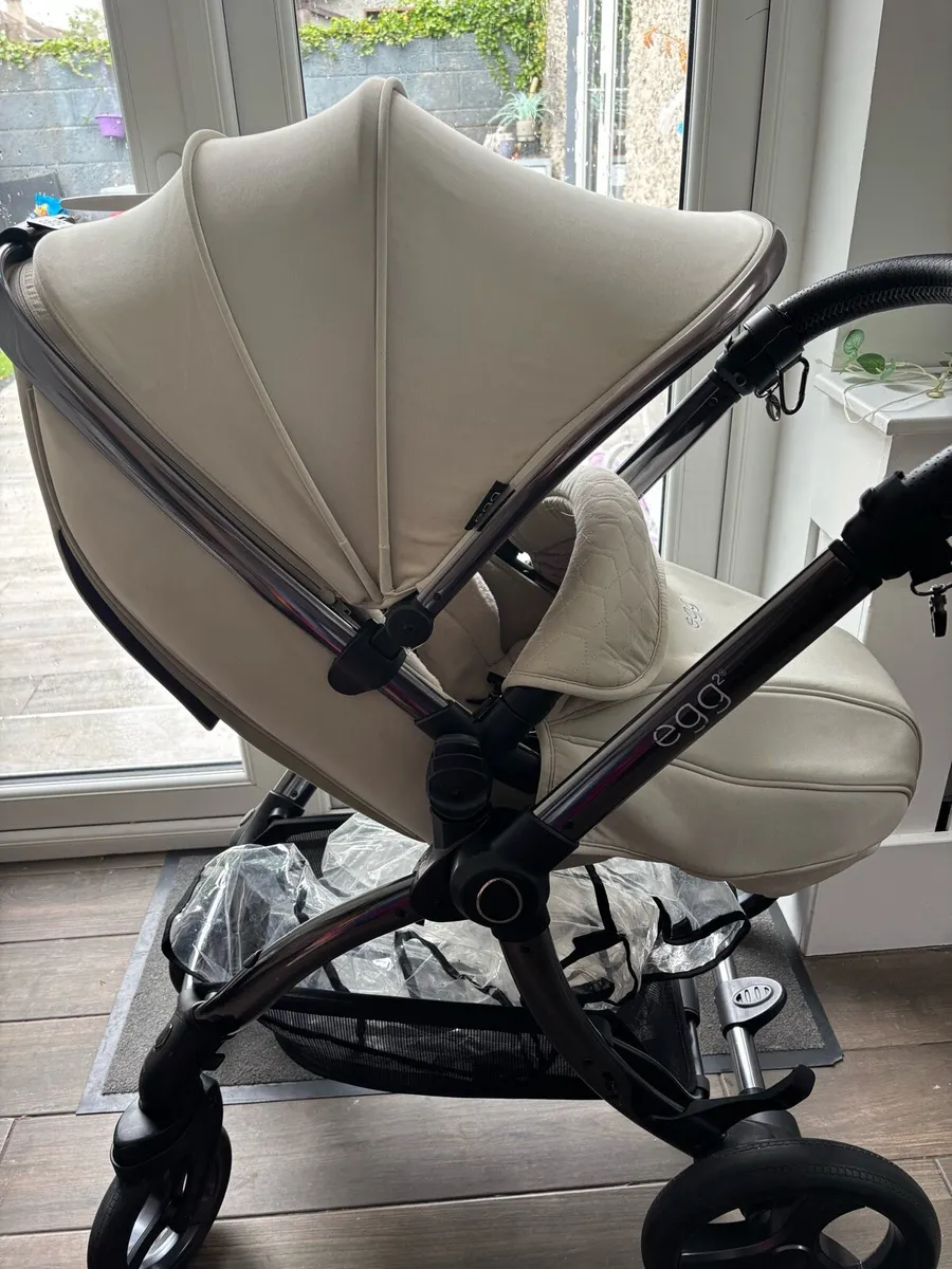 Egg 2 pram - Image 3