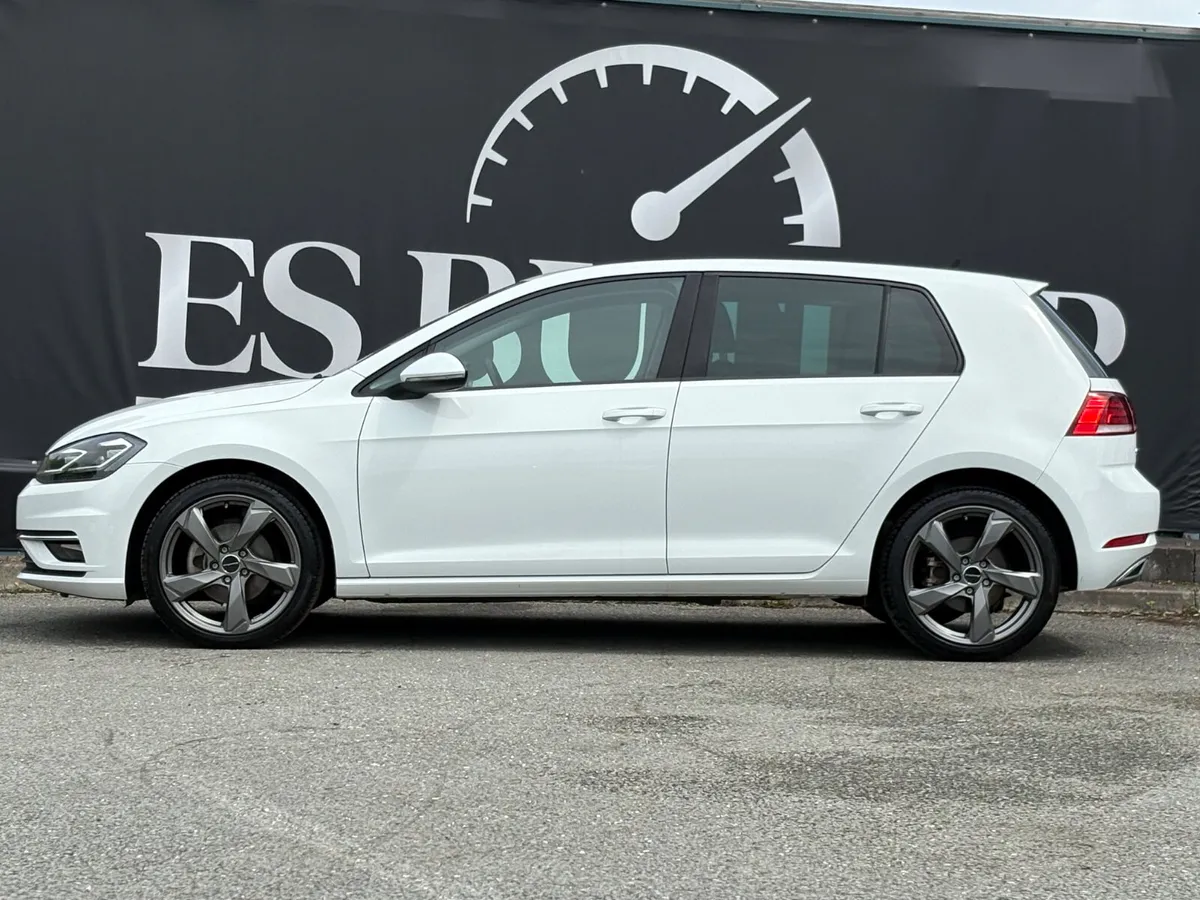 2017 VW Golf 1.4L AUTO Highline/LOW KMS - Image 4