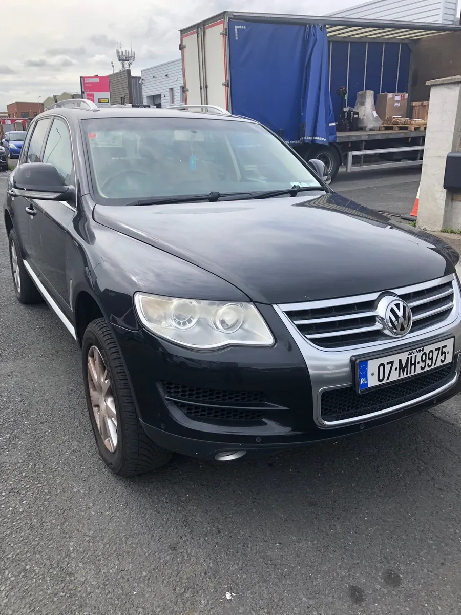 07 Volkswagen TOUAREG for parts or repair - Image 1