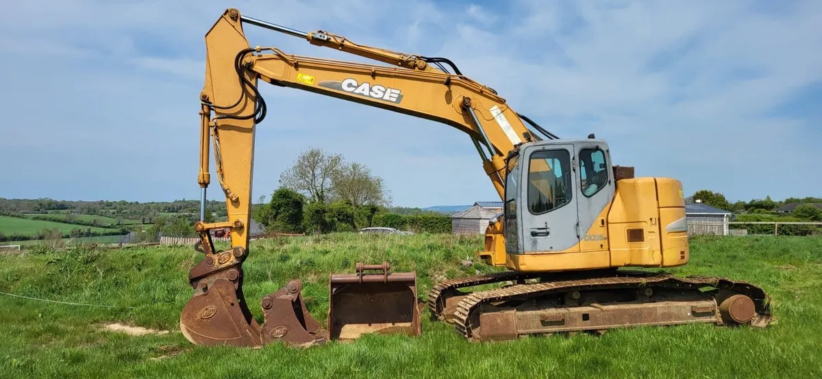 Case 225 SR Excavator - Image 1