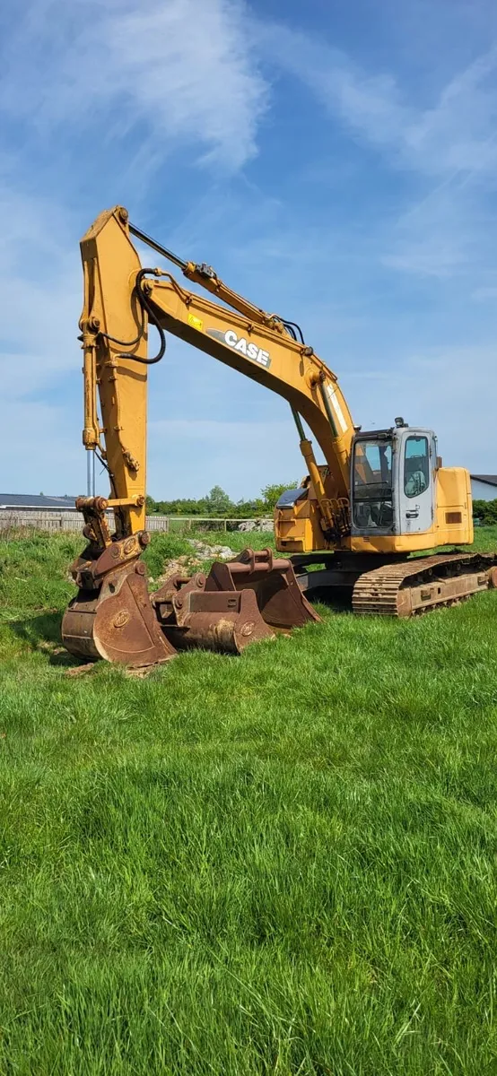 Case 225 SR Excavator - Image 2