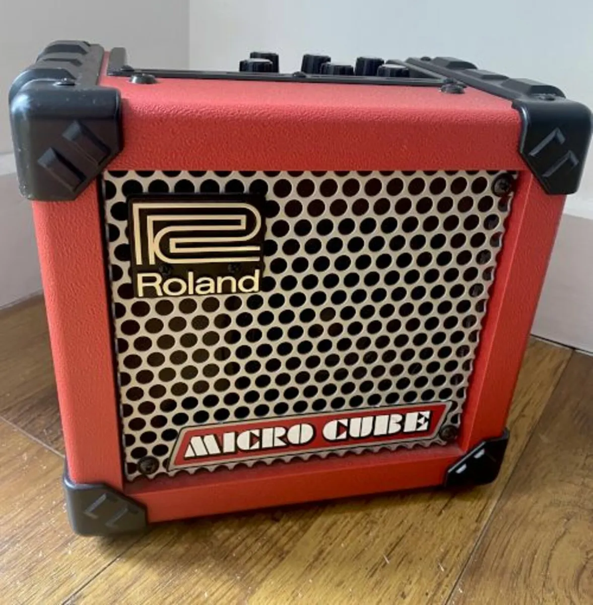 Roland Micro Cube Compact Amp - Image 3