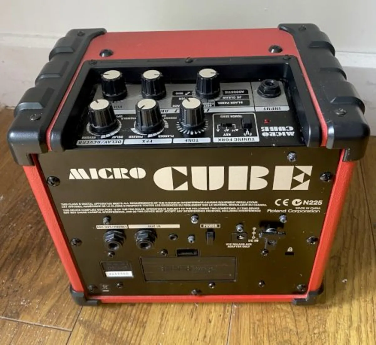 Roland Micro Cube Compact Amp - Image 4