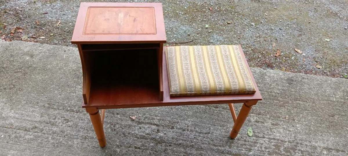 Phone table