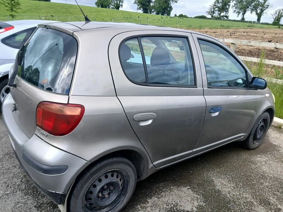 Toyota Yaris 2004 - Image 4