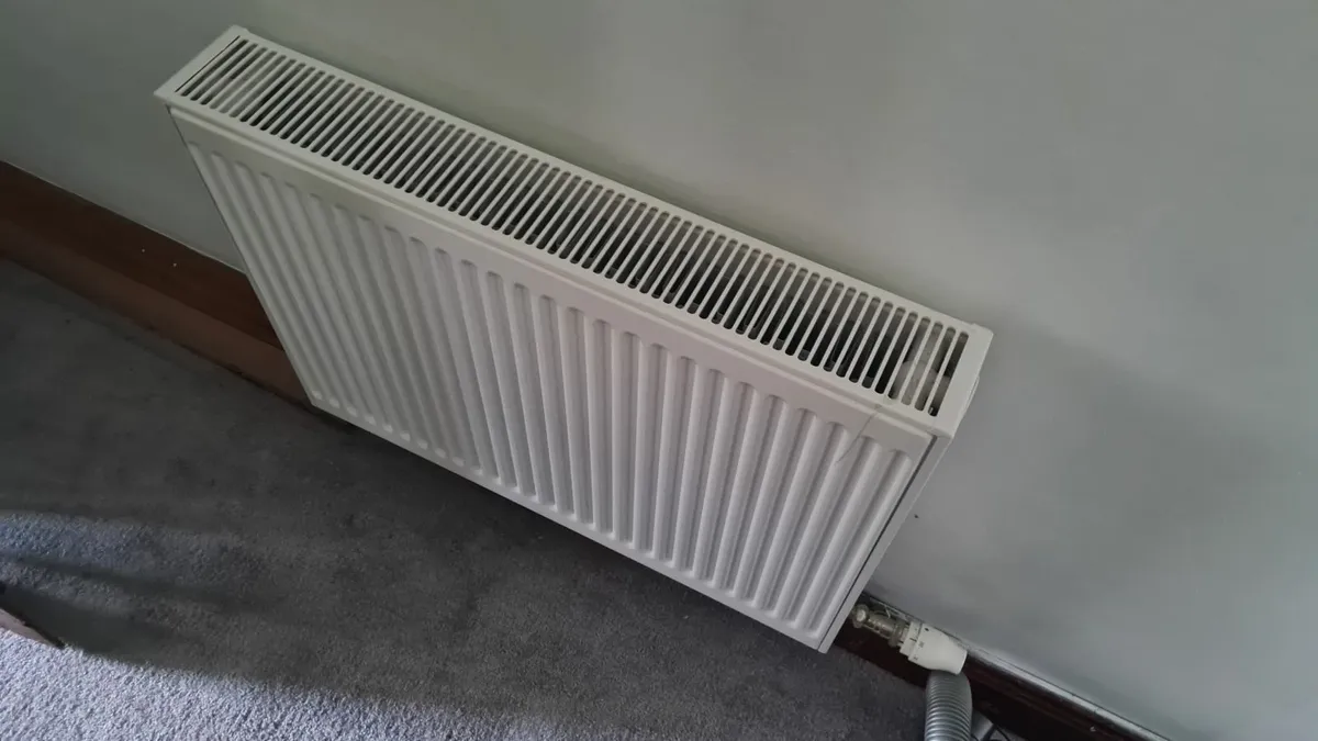 7 radiators - will sell separately - Image 2