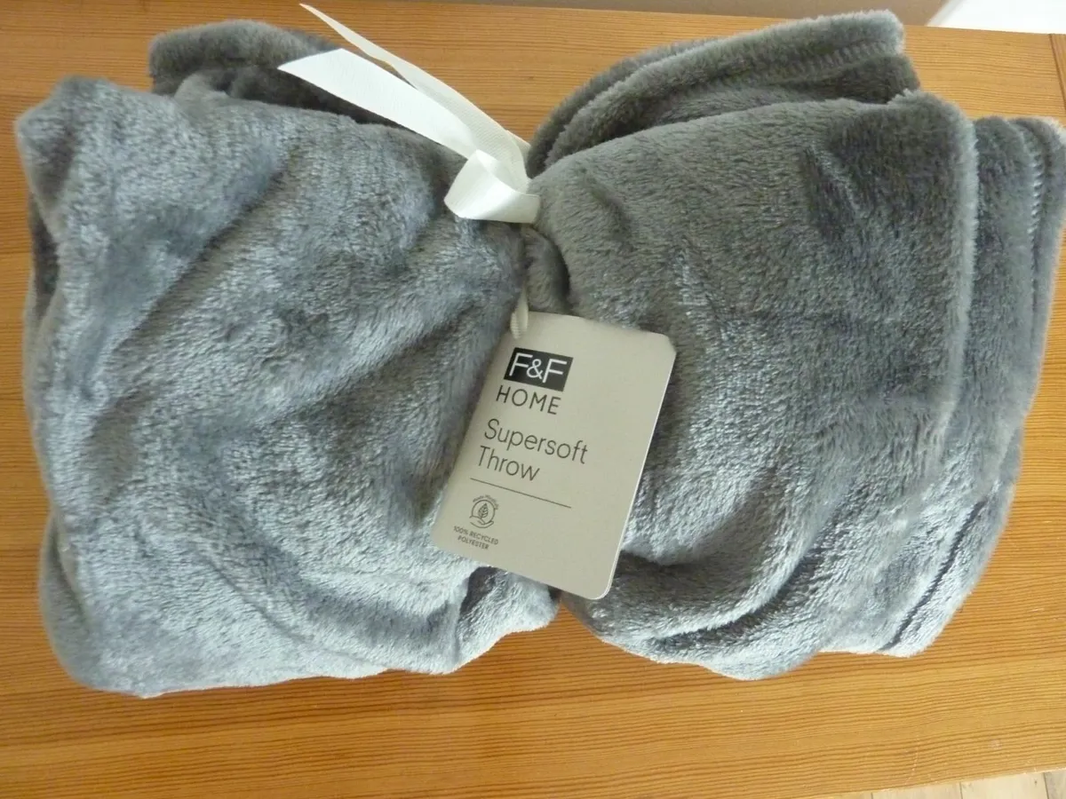 Throw blanket