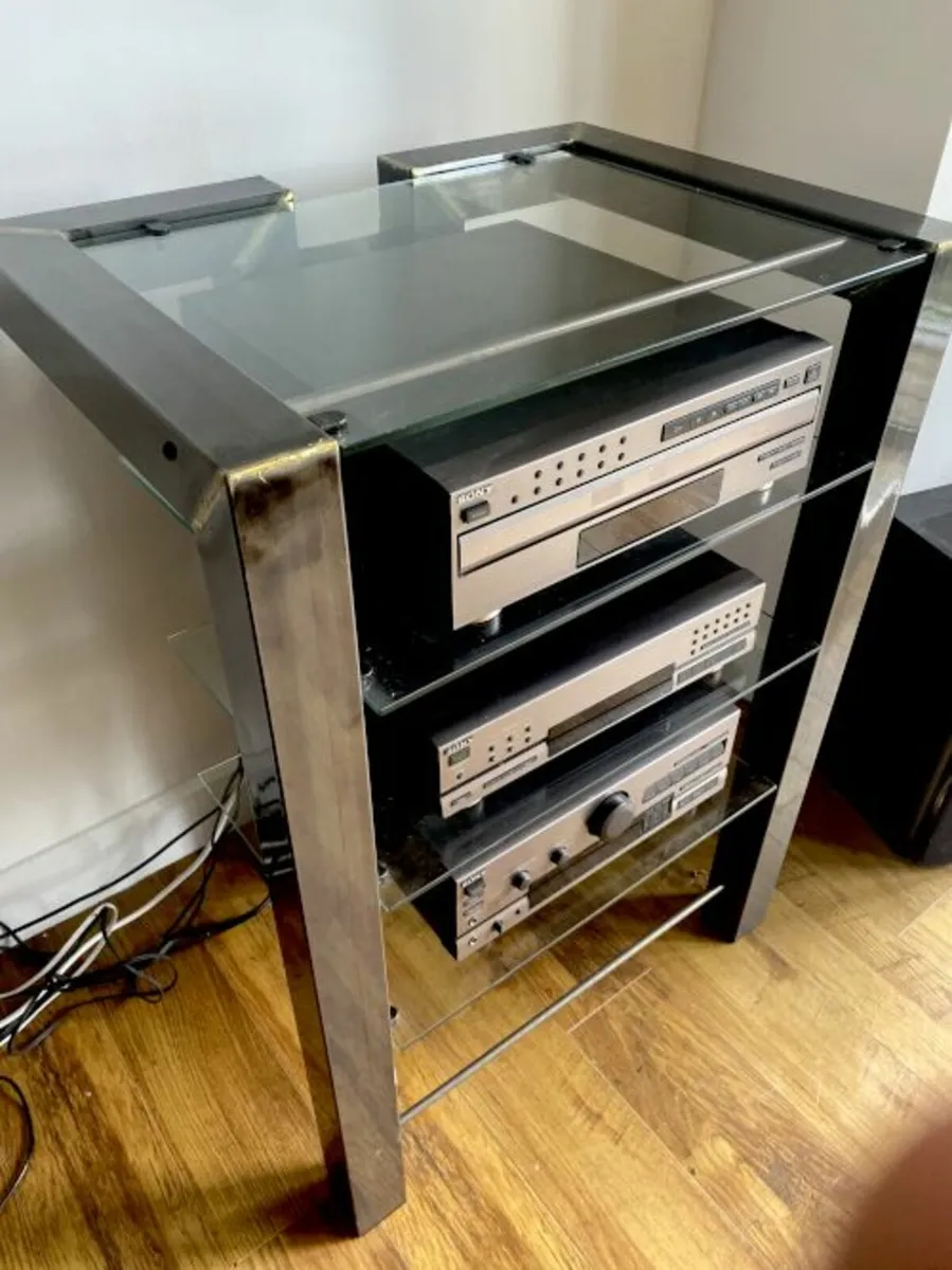 Design Hifi Stand - Image 1