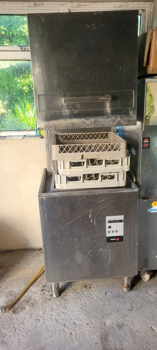 Commercial dishwasher - Image 3