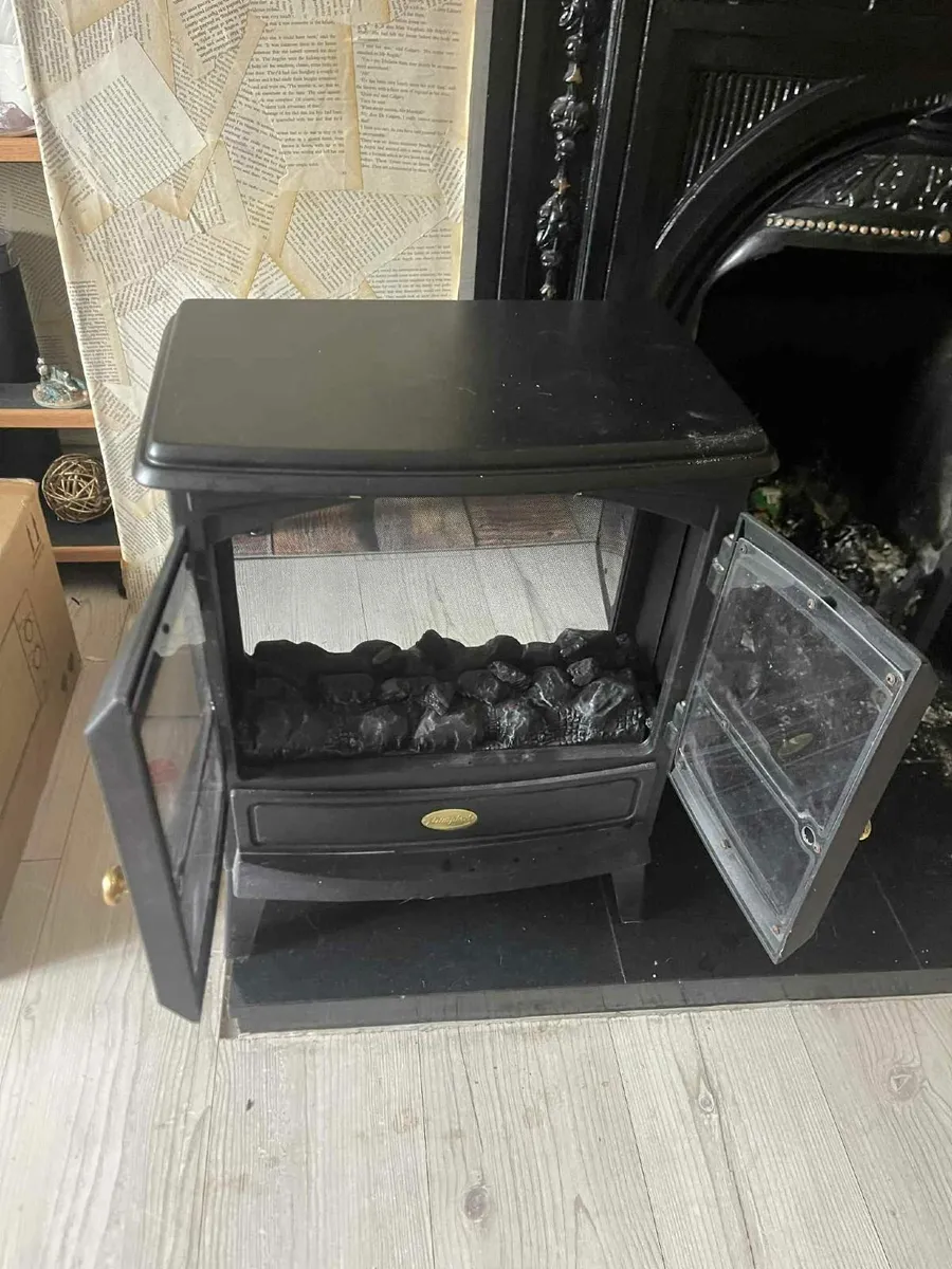 electric fire effect stove - Image 1