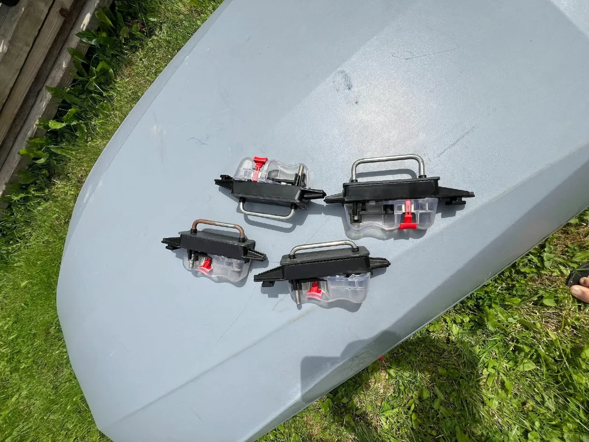 Exodus 420L Silver Rapid Click Attach Roof Box - Image 3