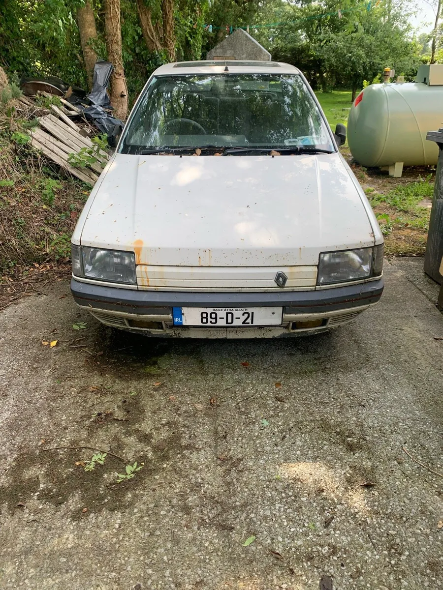 Renault 21 - Image 1