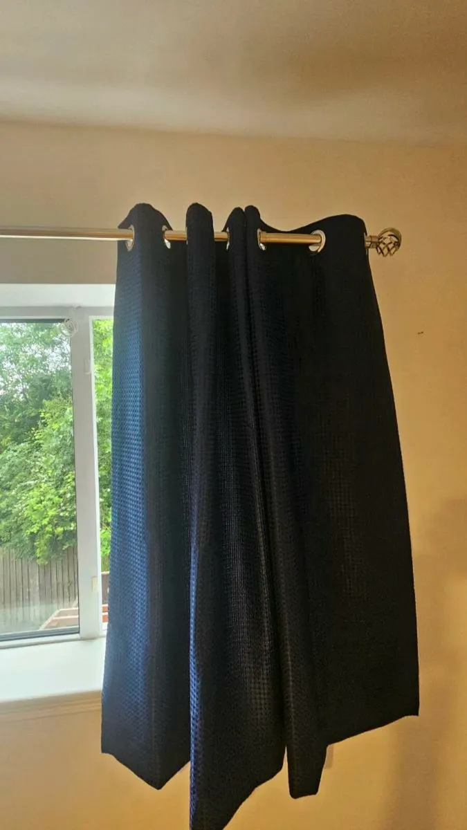 Curtains and pole - Image 2
