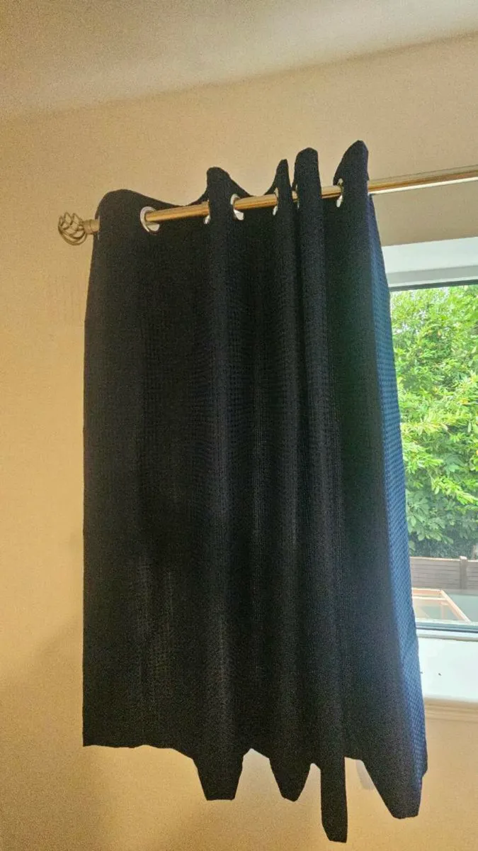 Curtains and pole - Image 3