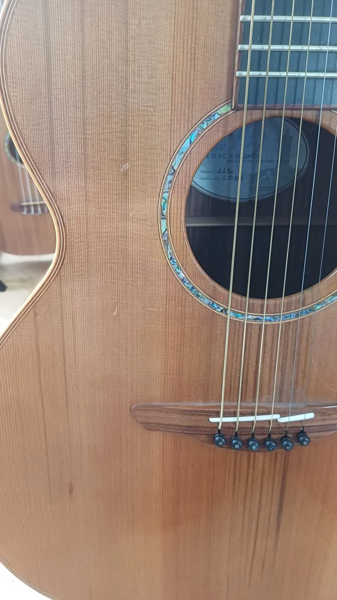 Avalon L25C guitar - Image 3