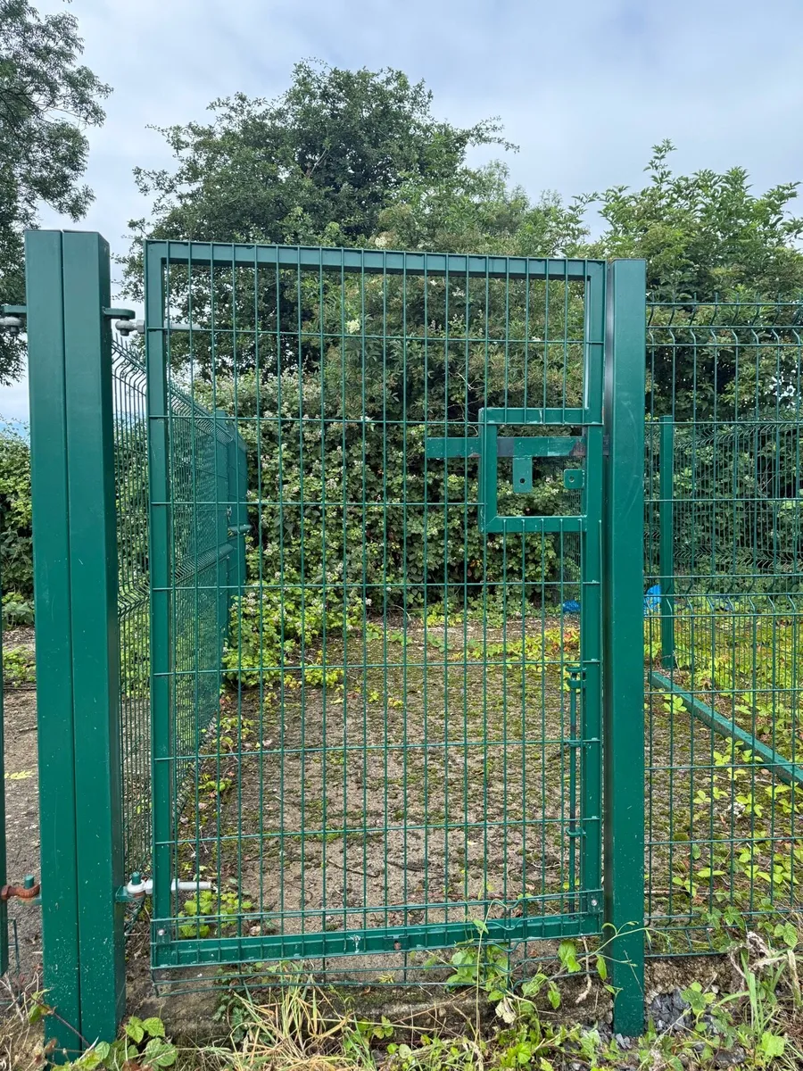 Mesh Fencing - Image 1
