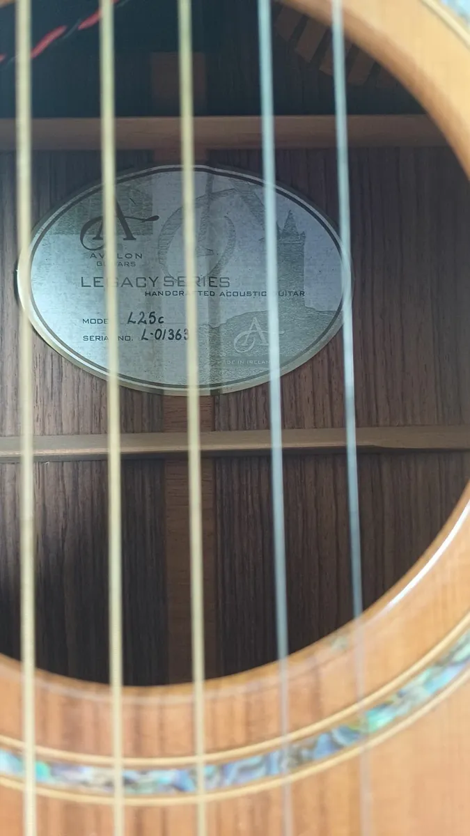 Avalon L25C guitar - Image 4
