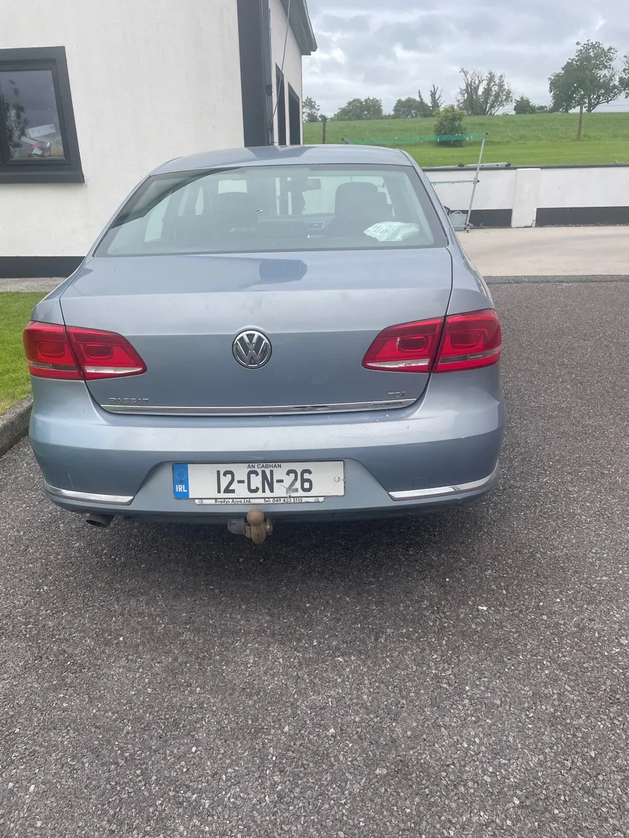Volkswagen Passat 2012 - Image 2