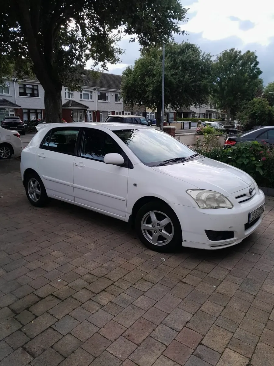 Toyota Corolla 2005 - Image 1