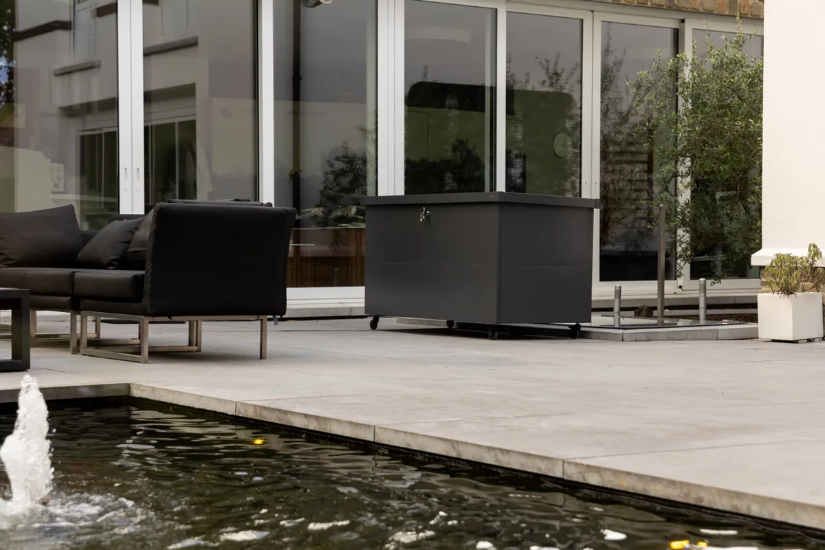 Garden furniture storage box - Image 3