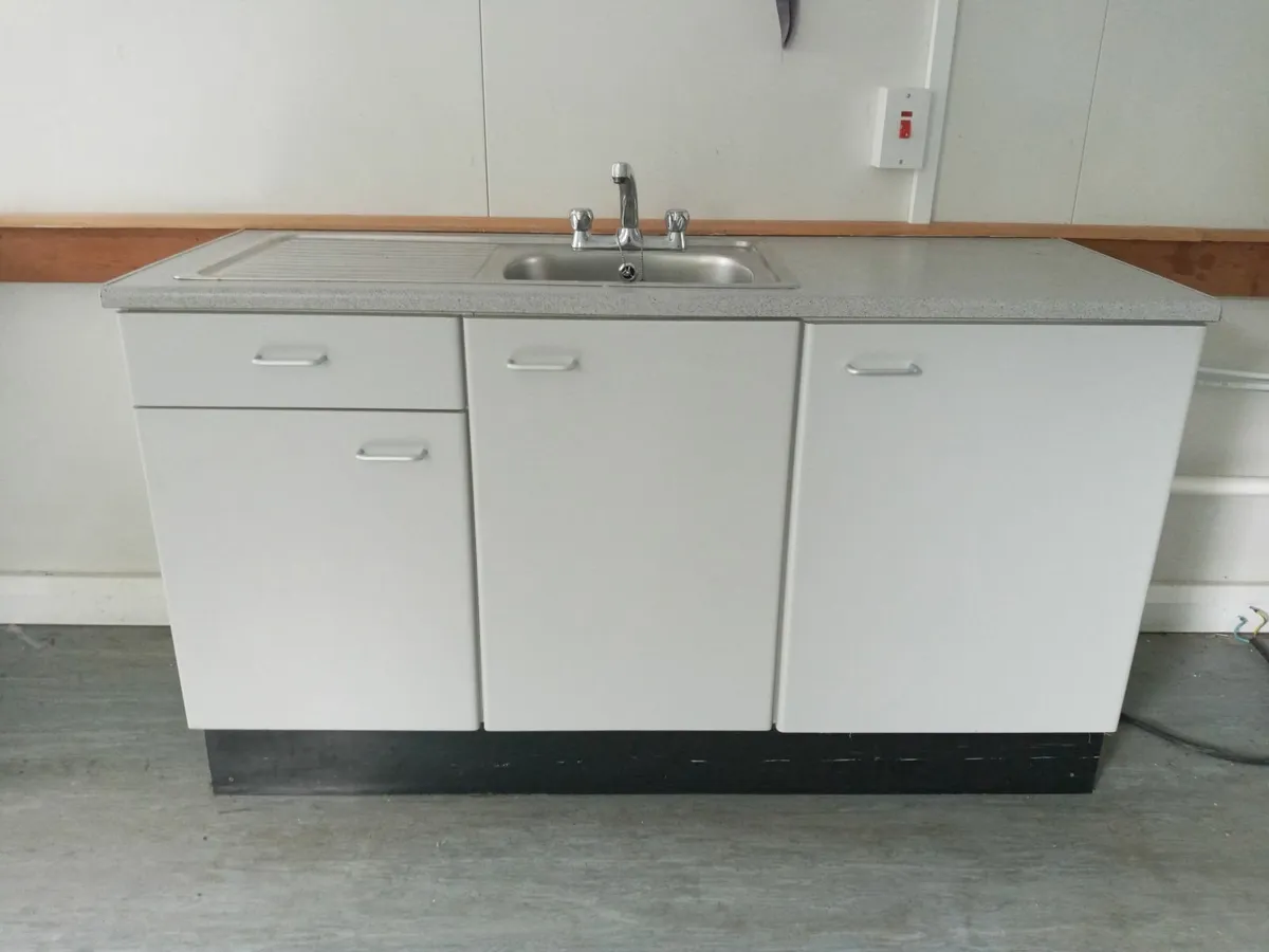 Delivery - Kitchen Unit with Sink / Taps - Image 3