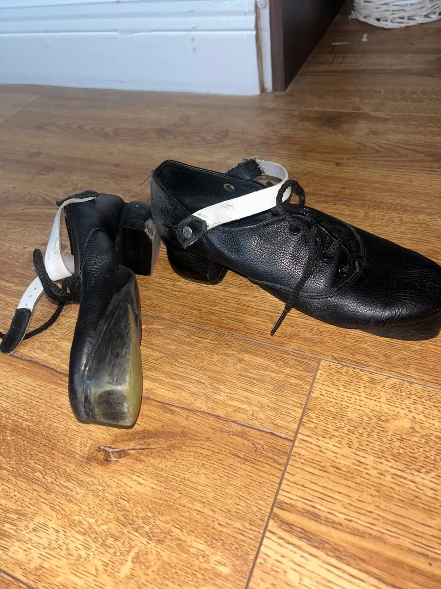 Irish dance hard shoes size 4 - Image 1