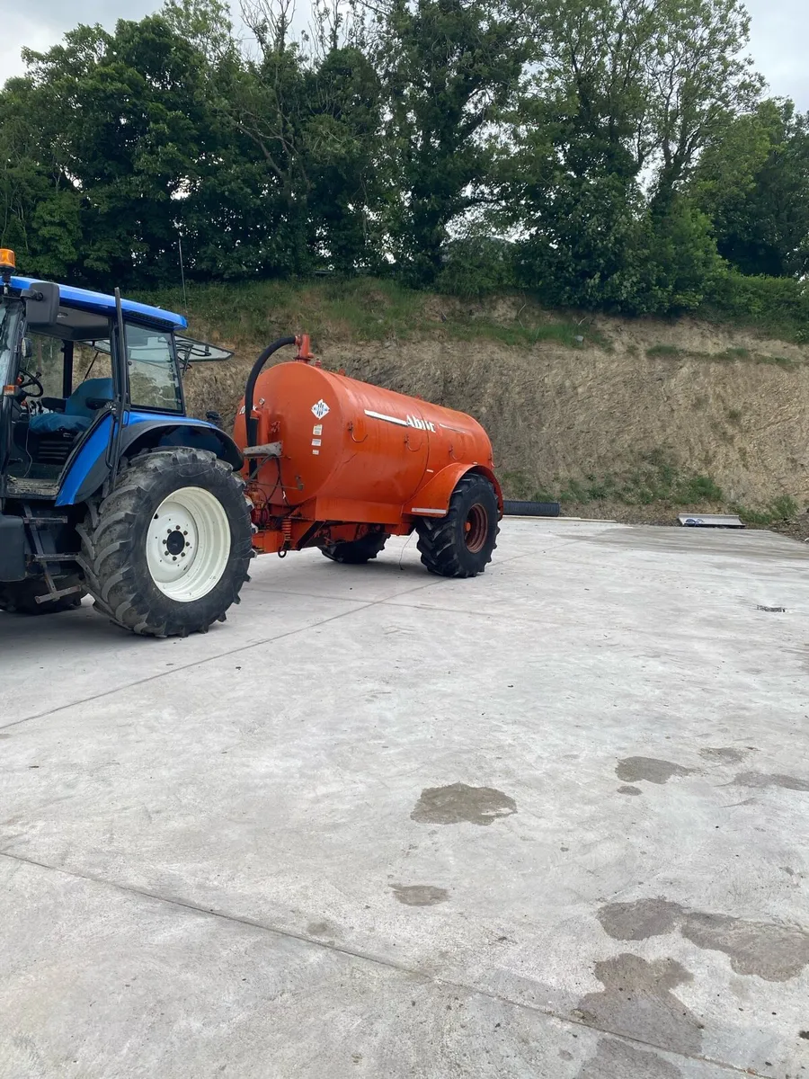 Abbey slurry tank - Image 1