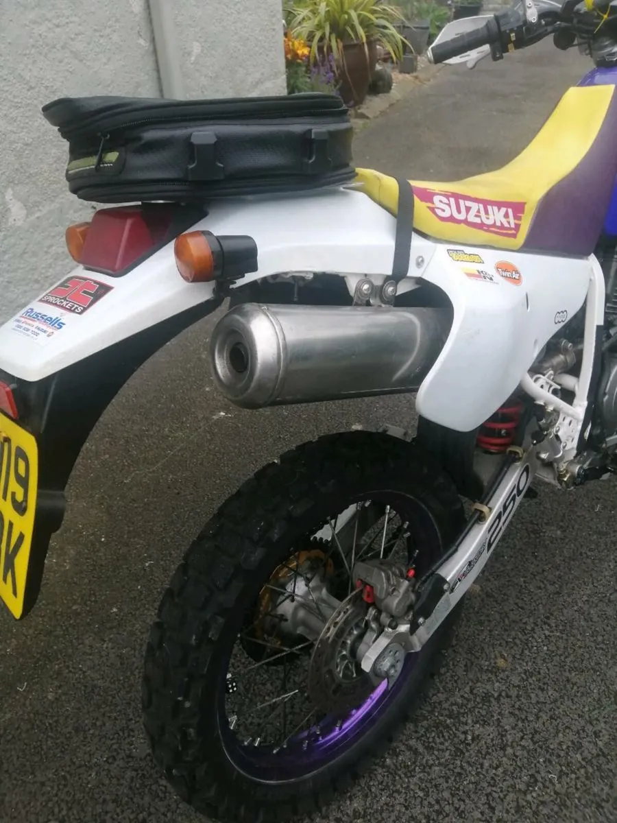 1999 suzuki dr250 electric and kick start - Image 3