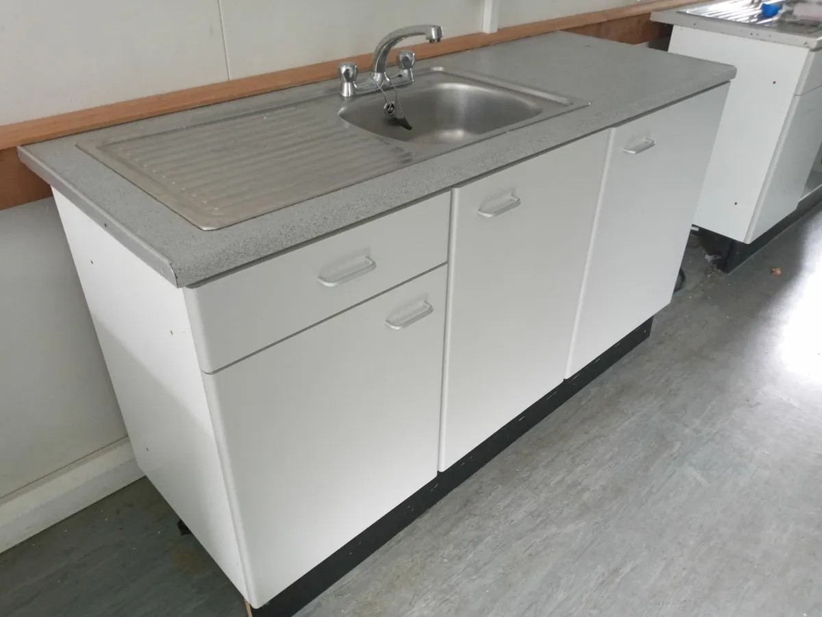 Delivery - Kitchen Unit with Sink / Taps - Image 4
