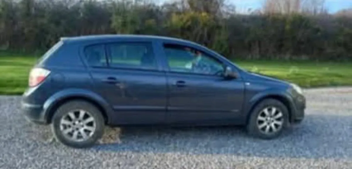Opel Astra 2006 - Image 2