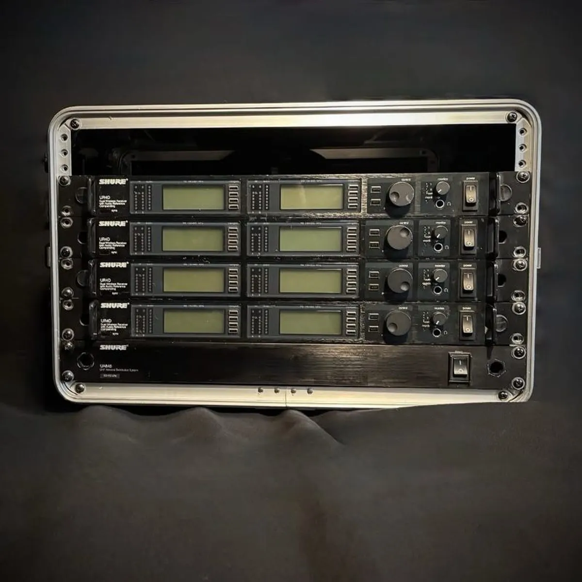 UR4D 8-Way Wireless Microphone System - Image 1