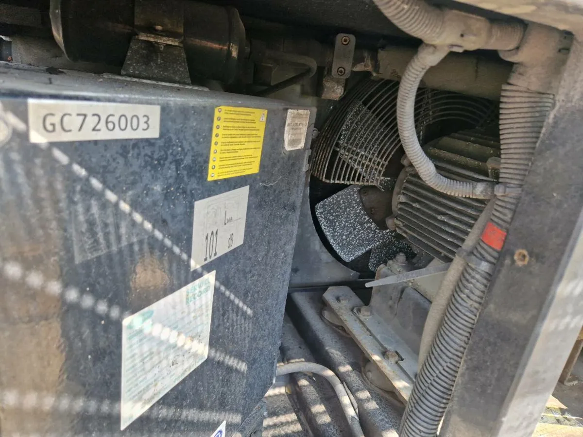Carrier supra refrigerator unit - Image 2