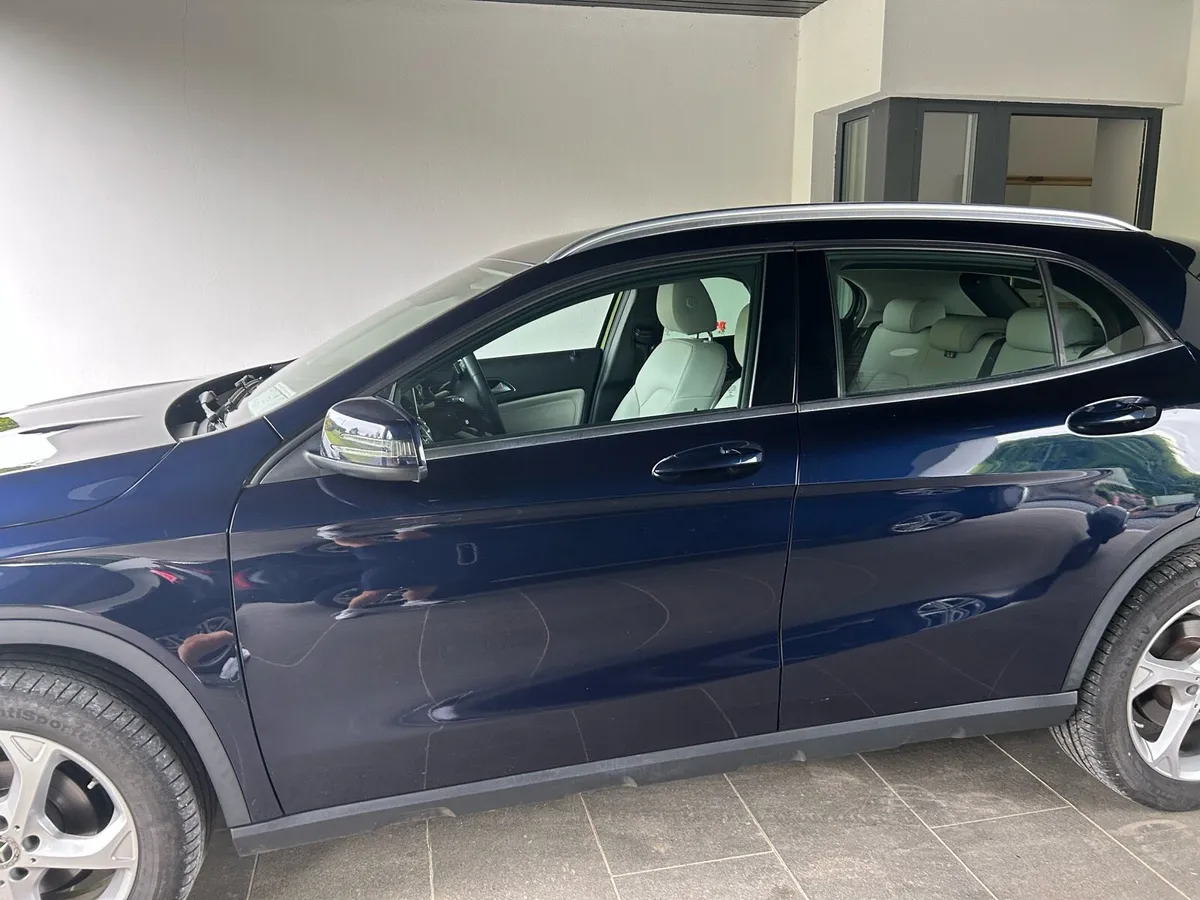 Car - Image 2