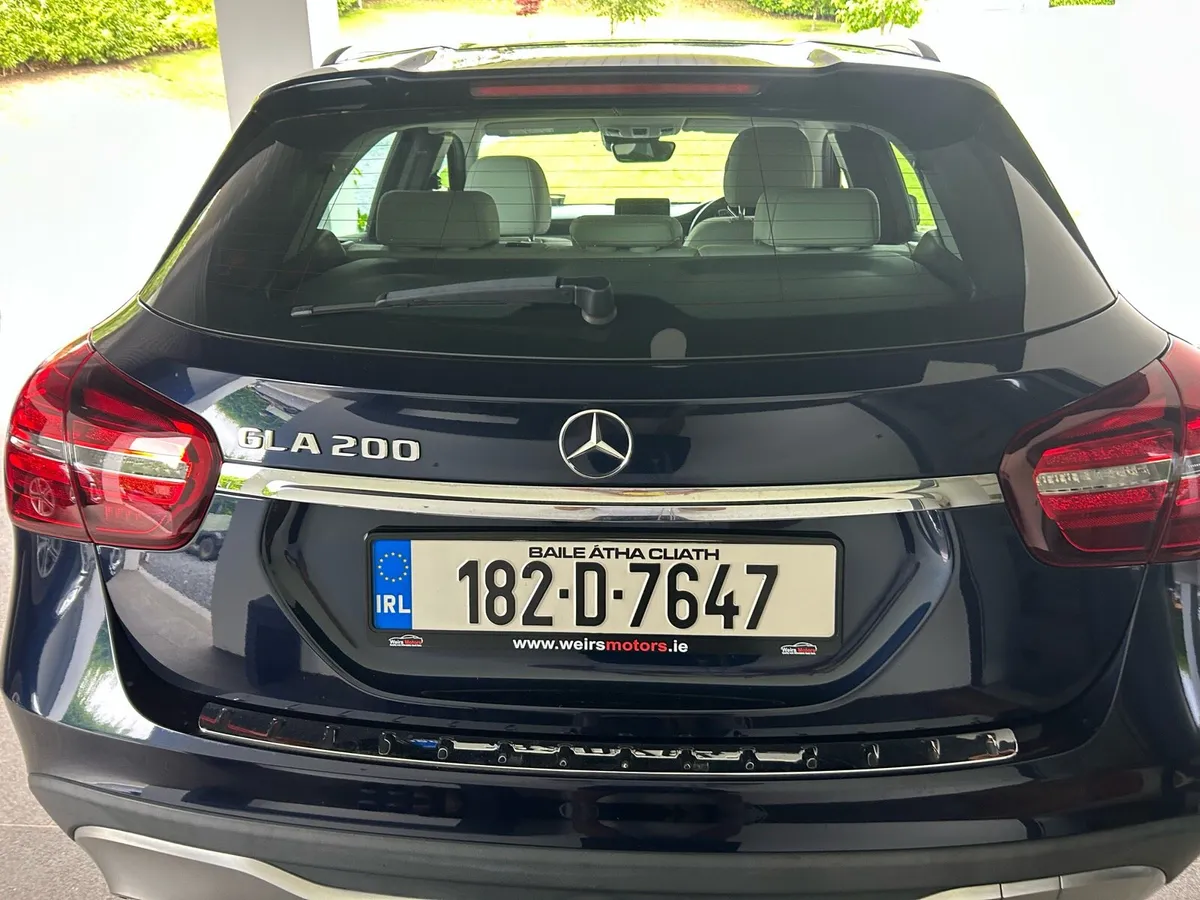 Car - Image 3