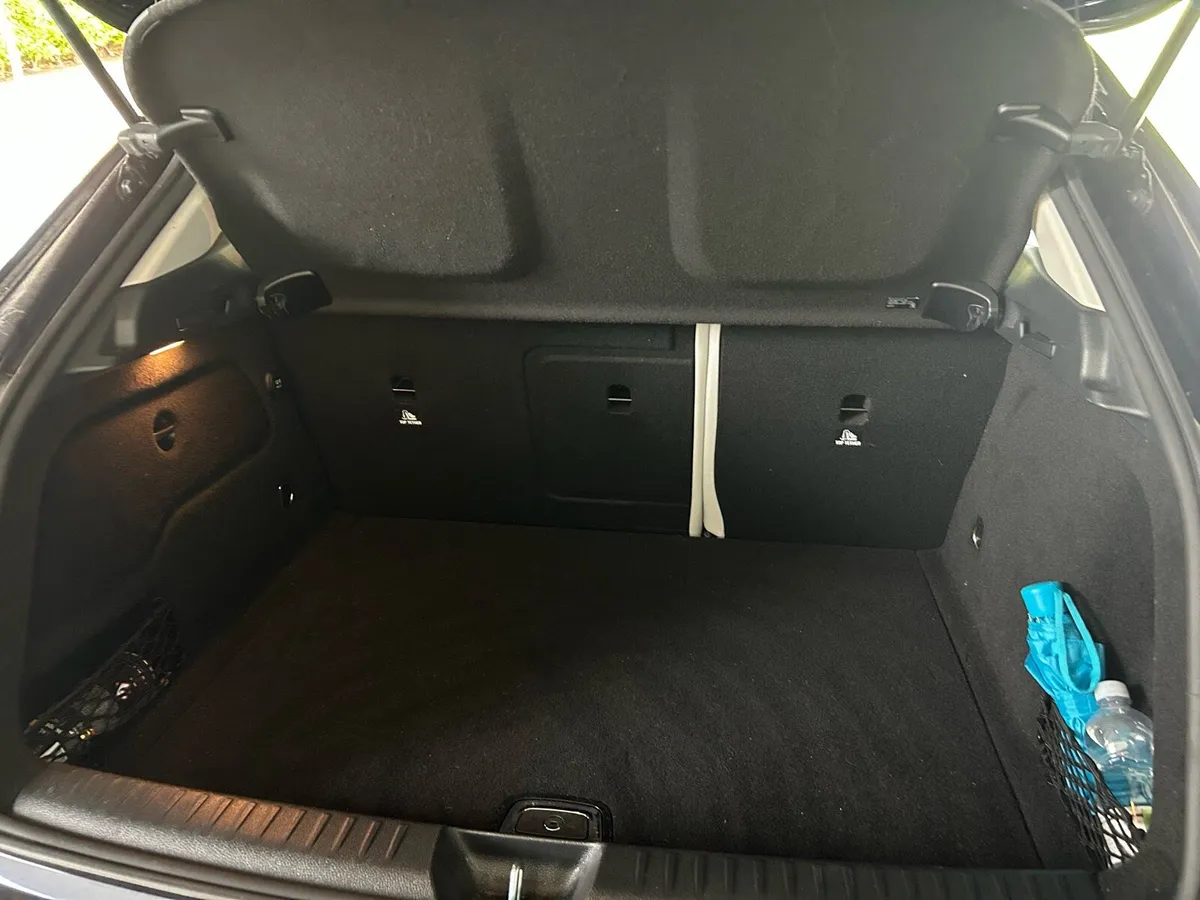 Car - Image 4