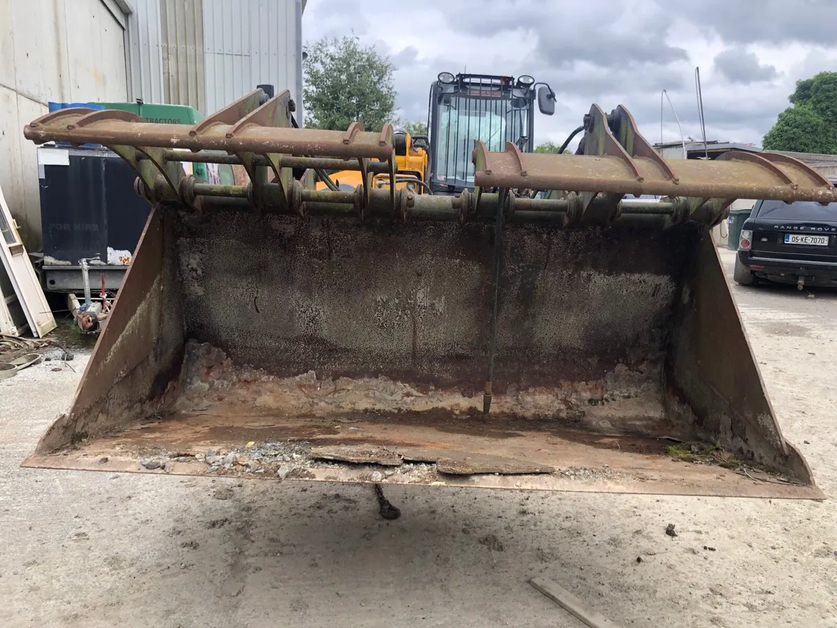 Construction equipment - Image 4