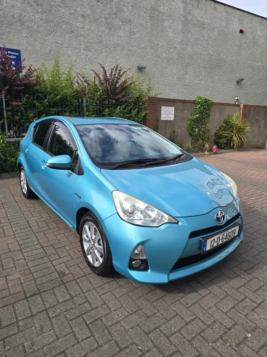 Toyota Prius 2012 - Image 1