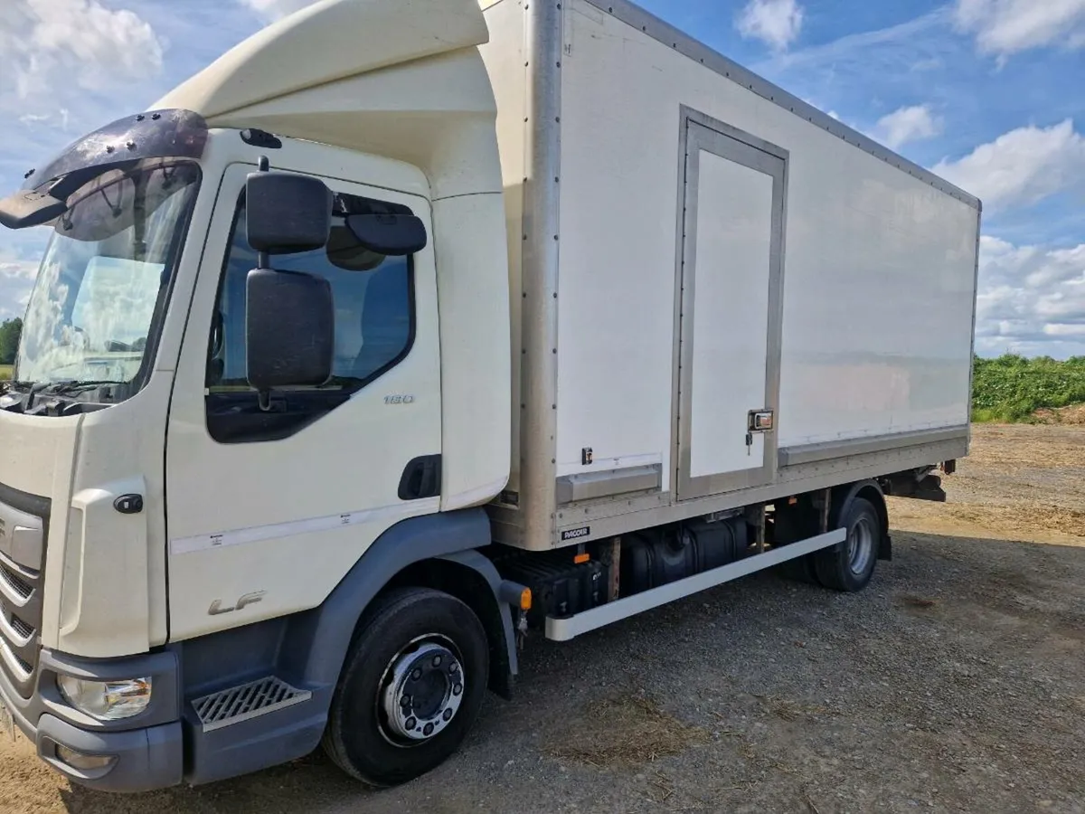 Box body wind kit tail lift - Image 1