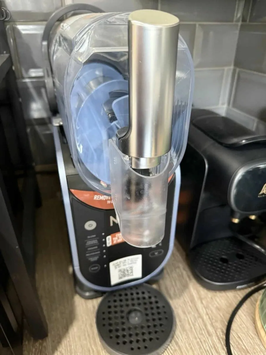 Ninja Slushi frozen drink maker - Image 1