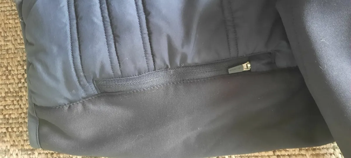 O'Neills light weight padded jacket- age 7/8 yrs - Image 4